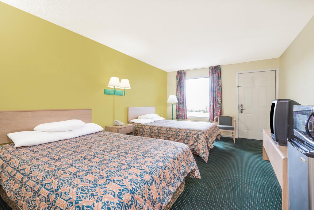 Knights Inn Berea Bagian luar foto