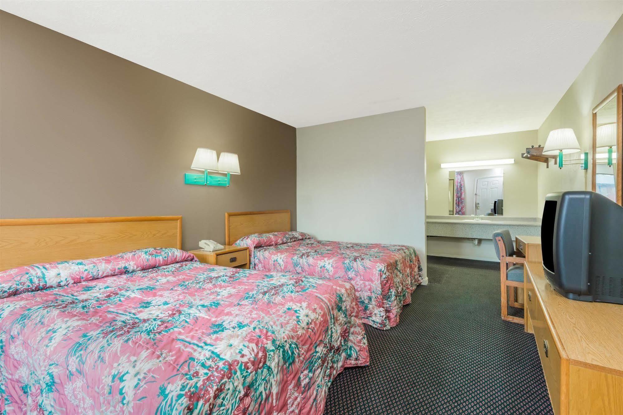 Knights Inn Berea Bagian luar foto