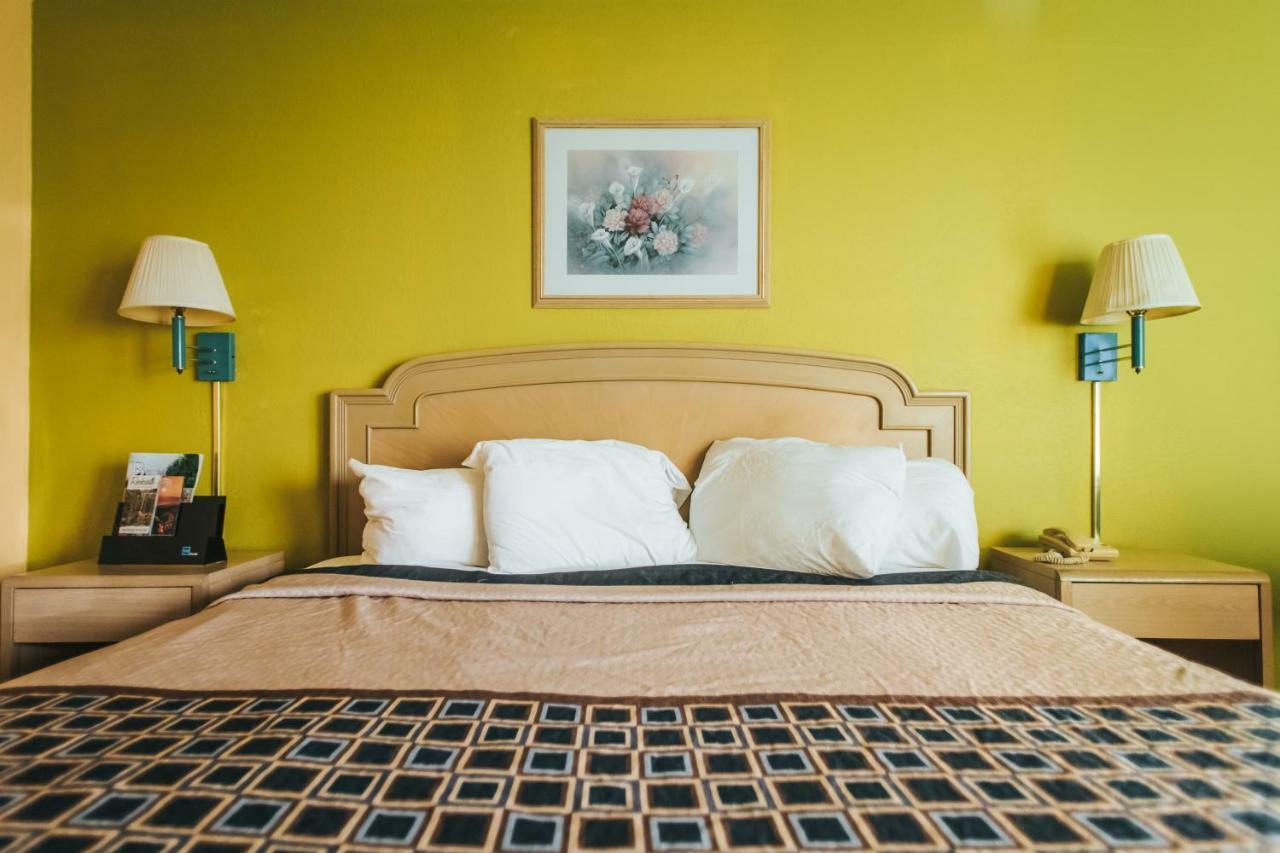 Knights Inn Berea Bagian luar foto